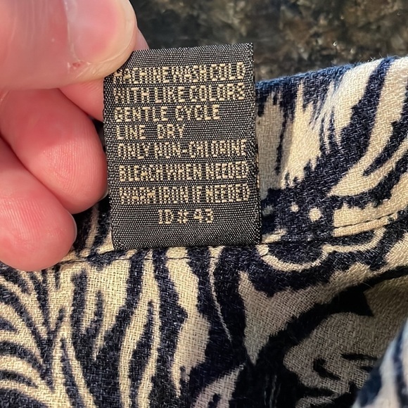 Jos A Banks Buttoned Floral Shirt - Picture 5 of 6